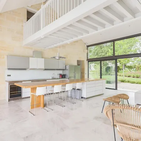 Sainte-colombe-en-bruilhois Sleeps 8 Pool Sainte-Colombe (Gironde)