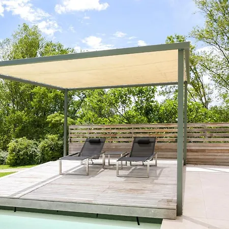 Sainte-colombe-en-bruilhois Sleeps 8 Pool Villa Sainte-Colombe (Gironde)