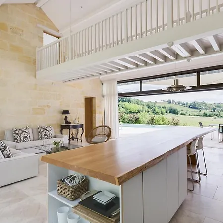 Sainte-colombe-en-bruilhois Sleeps 8 Pool Villa Sainte-Colombe (Gironde)